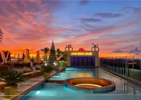Rylich Panorama Hotel - Parkplatz