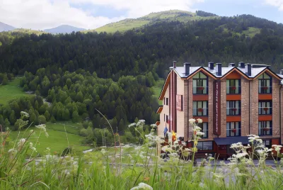 Apartaments Els Llacs Hotels near Canillo Andorra