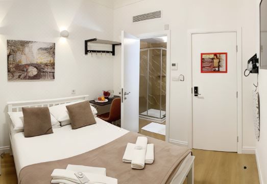 4. 더 브리지 호텔..