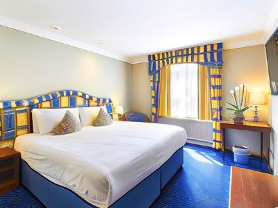 The George Hotel