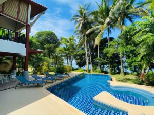 Amatapura Beachfront Villa 15