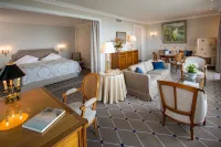 Hôtel de la Paix Lausanne فنادق في Cully