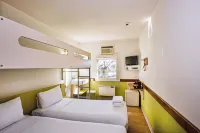 Ibis Budget Canberra Hotels near Canberra Reptile Zoo