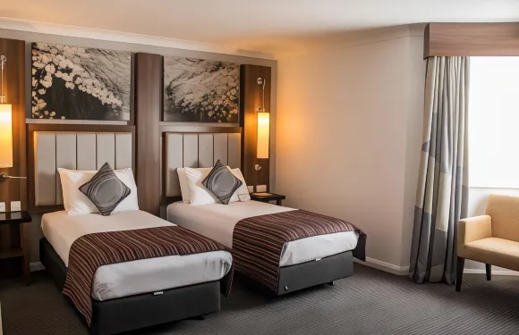 美居達林頓國王酒店