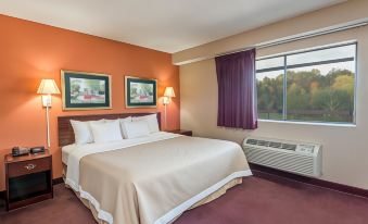 Days Inn by Wyndham Pittsburgh-Harmarville