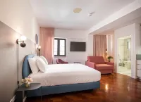 Lisbon Serviced Apartments - Campos Hotel dekat Carmo Convent