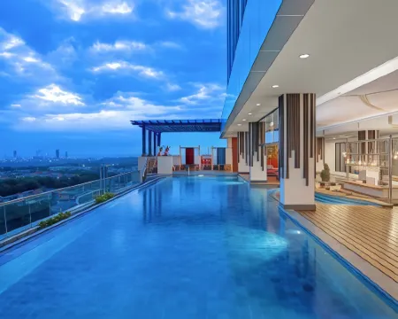 Aston Gresik Hotel & Conference Center Kebomas otelleri