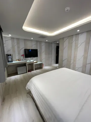 Benz Hotel Taoyuan Отели рядом с достопримечательностью «Старая улица Тай-Ху»