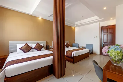 Airport Saigon Hotel - Gan am thuc dem cho Pham Van Hai