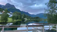 House on the lake Hotel di Skanland