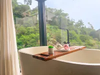 Selayang Olivehill - Kemewahan Glamping di Hutan Hotel di Cigombong