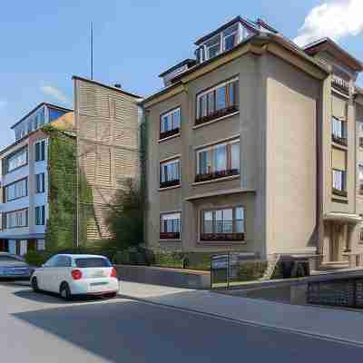 The Queen Luxury Apartments - Villa Medici Hotel Exterior