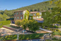 Logis Hôtel Restaurant le Pradinas فنادق في Mialet