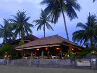New Adirama Beach Hotel Hotel dekat Dadia Pasek Tohjiwa Subuk