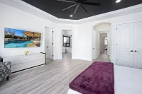 Casa Serenity - Luxury Living w Pool & Jacuzzi Hotels near Shields Date Garden
