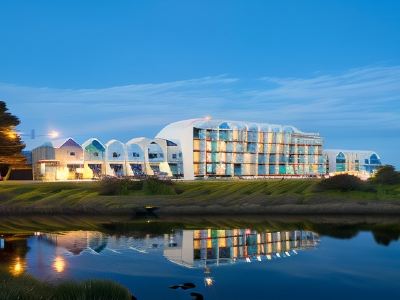 Lady Bay Resort