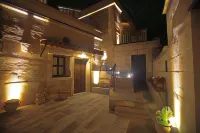Tulip Cave Suites - 3 ดาว