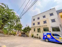Metro Hotel Bekasi by Cocotel