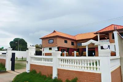 Odo So Royal Hotel Hotels near AKUSE JUNCTION