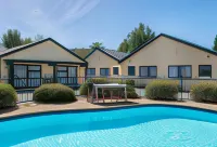 Ashleigh Court Motel - ที่มีสระว่ายน้ำ