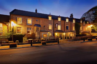 The Bull Hotel Hotels in Coln Saint Aldwyns