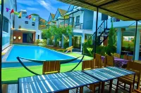 YoLo Pool Bar Villas & Garden Restaurant - Ostelli