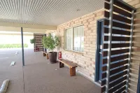 Midlander Motor Inn Hotels in Emerald