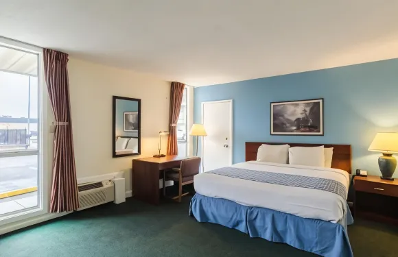 吉列阿拉莫套房酒店