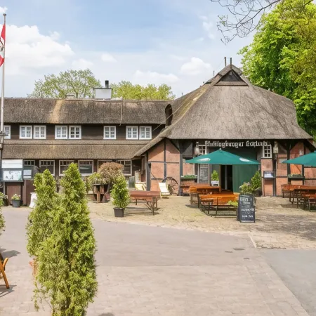 Kleinhuis Hotel Mellingburger Schleuse Отели рядом с достопримечательностью «Станция метро "Берне"»