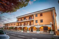 Palmed Hotel - parking