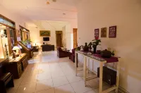 Fora Guest House Taman Lingkar Hotels in Kecamatan Bojongloa Kaler