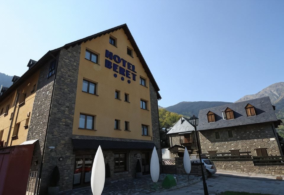 Hotel AA Beret by Silken - Housity