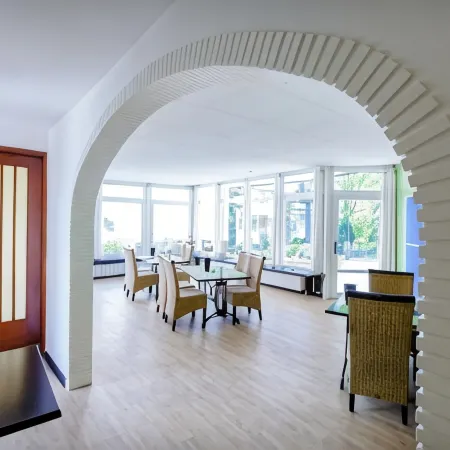Arcade Hotel & Hostel Hamburg Отели рядом с достопримечательностью «Станция метро "Шиппельсвег"»