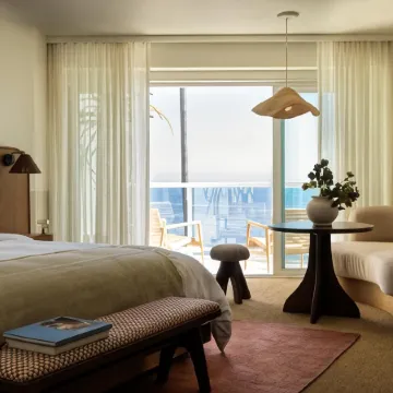 Casa Loma Beach Hotel