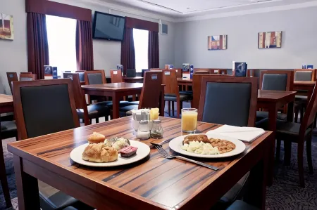 Holiday Inn Express York Отели рядом с достопримечательностью «The Web Adventure Park»