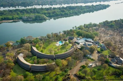 Azambezi River Lodge