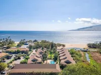 New Central AC! Oceanfront Steps from the Beach, with Pool, Jacuzzi, & BBQ.