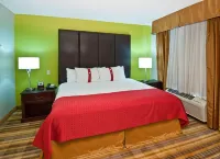 Holiday Inn Vicksburg Hotel dekat Vicksburg Theatre Guild