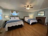 Cherokee Lodge Hotels in Coronado