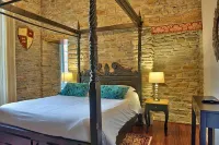 Queen Serenity Hotel Hotels in Missillac