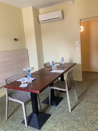 Hôtel la Couronne Отели в г. Румань