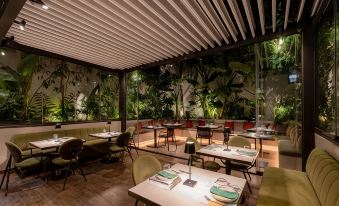Ivis 4 Boutique Hotel