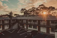 Blufftop Inn & Suites - Wharf/Restaurant District Hotels near Cloisters Community Park