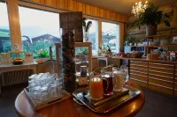 Alpenrose Hotel and Gardens - breakfast