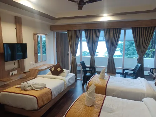 Golden Peaks Hotel & Restaurant