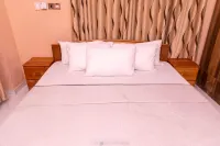 1 Bed Furnished Apt - Wifi Aircon Parking Hotels in Kwashieman