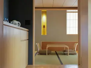 Kaminarimon Ryokan