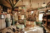 Dormitory Sandanya Guesthouse - 2-Star