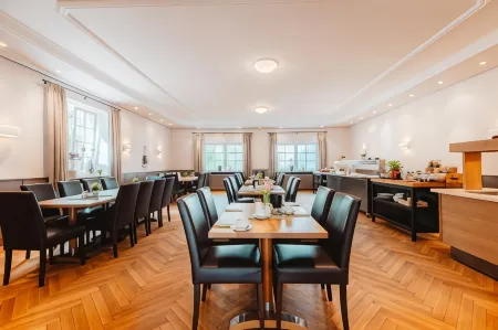 Schieners Hotel & Apfelhof Apartments Отели в г. Мёнксдеггинген