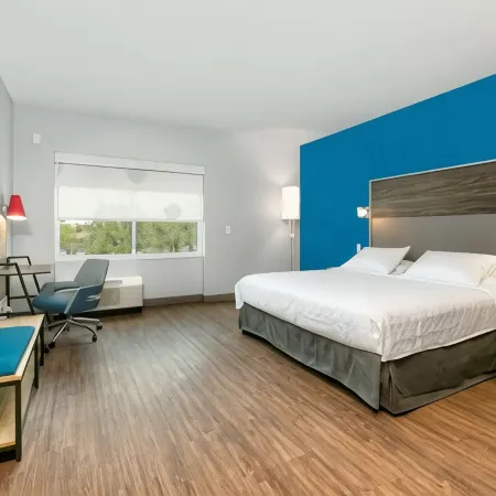 Tru by Hilton Austin NW Arboretum